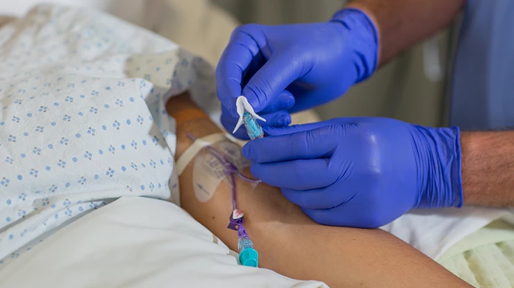 <h3>CONECTE el catéter</h3>
<p>Las conexiones deben estar bien sujetas para que la infusión de medicamentos sea segura y consistente.Utilice conectores sin aguja para reducir el riesgo de complicaciones infecciosas.</p>
<ul>
<li><a href="/content/bd-com/emea/es/es-es/products-and-solutions/solutions/capabilities/needle-free-connectors.html" title="Conectores sin aguja" target="_self" rel="noopener noreferrer">Conectores sin aguja</a></li>
</ul>
<p><a href="#contactus" target="_blank" rel="noopener noreferrer">Ayúdenos a identificar posibles áreas de mejora para mejorar la práctica clínica en el centro &gt;&gt;</a></p>
<p>&nbsp;</p>
